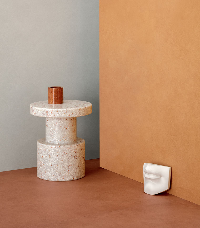 Discover how to combine Lea Ceramiche colored surfaces and tactile textures to create contemporary, minimalist interiors with a strong visual identity.