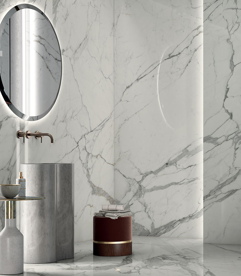 Contemporary bathroom featuring Noblesse Pure Statuario by Lea Ceramiche: white marble-effect surfaces with elegant veining for a bright and refined interior.